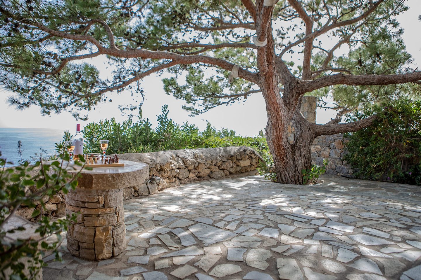 Gardens and terraces 9