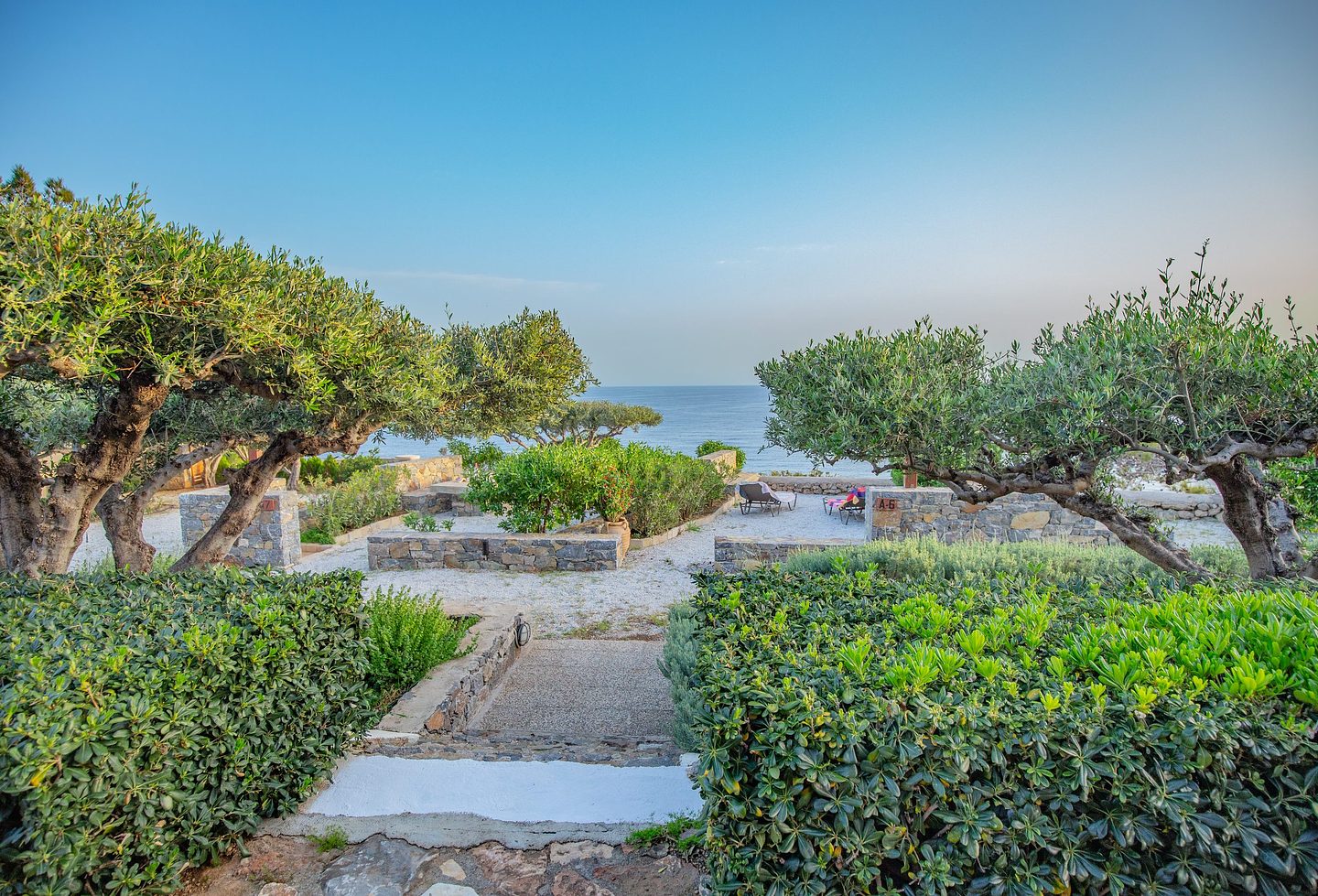 Gardens and terraces 16